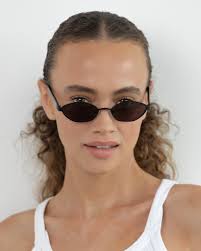 Lu Goldie — 'Farrah' sunglasses in Black