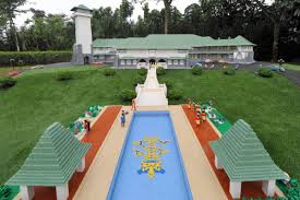 From historical records, the palace was completed in 1933. It Took 2 300 Hours 95 Days To Build This Lego Istana Bukit Serene Model Coconuts Singapore