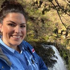 Suzanne Rollins's Instagram, Twitter & Facebook