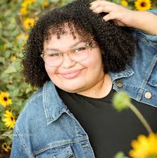 Howdy!! My name is Alida, I am a Musical Theatre Major from Houston Texas!  I love all sorts of music, but especially folk, 70's rock, and showtunes! I  like to read, I