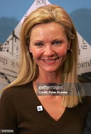 Nichole Lindsay's Instagram, Twitter & Facebook