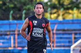 Menanggapi hal tersebut, pemain naturalisi asal belanda, ezra walian mengaku akan berjuang sekuat tenaga agar bisa mengantar indonesia. Ezra Walian Punya Dua Target Di Liga 1 2020 Bersama Psm Makassar Bolaskor Com