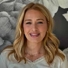 Jill Eldridge's Instagram, Twitter & Facebook