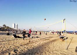 Der barceloneta strand kann während der hochsaison (juni bis september) sehr belebt und voll sein, in dem fall können sie es auch beim icària strand, dem nächsten strand nach barceloneta. Strand Barcelona Die Schonste Strande Alle Nutzlichen Informationen