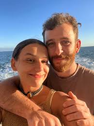 Quiet couple seeking sunshine coast accommodation