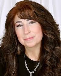 Melissa Schmid's Instagram, Twitter & Facebook