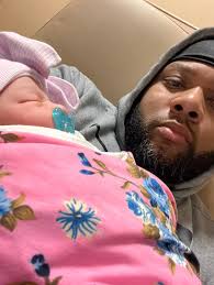 This photo means a lot look who's in the back (pause 😂😂) my mentor  Darnell Davis always supports me and roots me