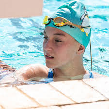 Scarlett Le Roux Swimmng