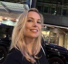 Claire Chaney's Instagram, Twitter & Facebook