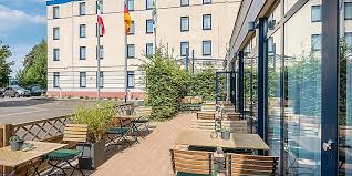 Is daily commute between both cities manageable? Hotels In Dortmund Germany Holiday Inn Express Dortmund