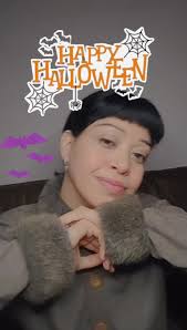 Vicky Walls (@heywalls)