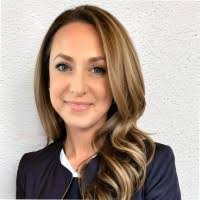 Jennifer Plank's Instagram, Twitter & Facebook