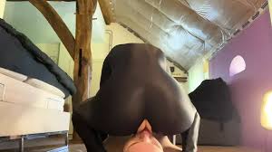 Como recompensa por lamer, me orto en tu boca, sentando en la cara