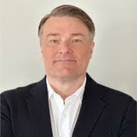 Daniel Dente's Instagram, Twitter & Facebook