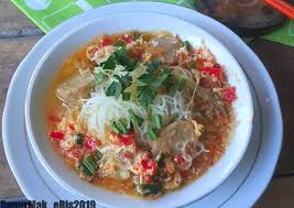 Tumis bumbu halus dengan 4 sdm minyak hingga harum dan matang lalu angkat. Resep Favorite Bihun Kuah Pedas Lezat