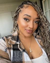 Veronica Eastling's Instagram, Twitter & Facebook