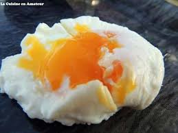 Oeuf Poche Au Micro Ondes Vue De L Interieur Recette Recette Recette Oeuf Poche Recette Oeuf