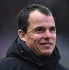 What should Régis do?