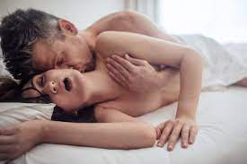 Dies kommt daher, weil männer oberflächlich betrachtet viel visueller fixiert sind und ihr lustempfinden weniger komplex ist, als das einer frau. Sex Mit Alten Mannern Wenn Junge Frauen Alte Manner Wollen Warda
