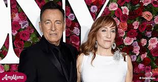 Evan springsteen is the son of the famous american singer and songwriters; Bruce Springsteen Und Patti Scialfas Fast 30 Jahrige Ehe Einblick In Ihre Liebesgeschichte