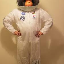 There aren't too many tutorials on how to make an astronaut suit costume on the internet, but no worries! Astronaut Costume 9 Steps With Pictures Instructables