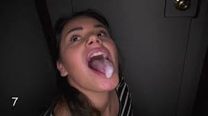 Nina - CumGloryHole.se