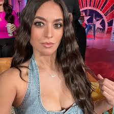 Kaitlin Gregory's Instagram, Twitter & Facebook