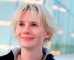 Kirsten koht var coronasyk da hun var på vei til sin ukentlige visitt hos sin kreftsyke datter. Joan Psmith The Ten Most Influential Norwegian Lesbians In 2010