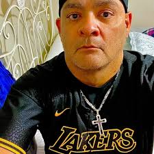 Wow, you're gorgeous. Are you in the Army FOS so you in the military? I  sure 20 years in the morning core retired.