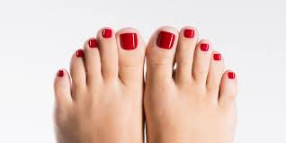 La decoración de las uñas de los pies es un proceso algo más complejo que la de las manos. 2