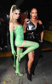 Cara Delevingne Rihanna From Rihanna S 2019 Savage X Fenty Show Looks Cara Delevingne Fashion Cara Delevigne