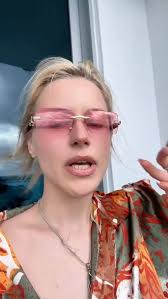 Auksinė Širdis jau visose pasiklausymo platformose. Kiekvienas ją turite,  nepamirškit tikėti ir nesustokite. Ką jums primena ši daina?