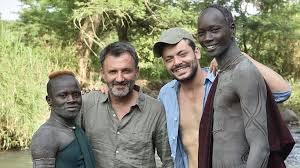 Frédéric lopez nous amène en australie chez les aborigènes. Rendez Vous En Terre Inconnue Ou Est Passe Le Traducteur