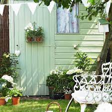 Mum Uses Rust Oleum Spray Paint To Transform Garden Furniture