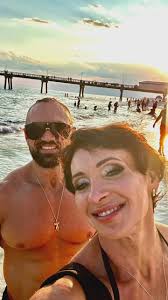 Just a relax.., #keywest #ifbbpro #gaspari