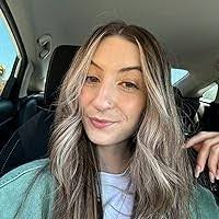 Margo Beck's Instagram, Twitter & Facebook