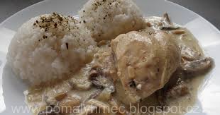 pečené kuře na houbách s rýží a omáčkou