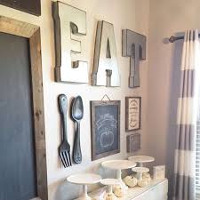 If you've obtained wall room to fill up in your dining room, i've obtained you covered. 30 Eye Catchy Kitchen Wall Decor Ideas Digsdigs