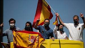 Llévalo como una insignia de honor, arengó steve bannon, exasesor de donald. Con Gritos De Libertad Partido Vox Colmo Las Calles De Espana En Medio De La Pandemia