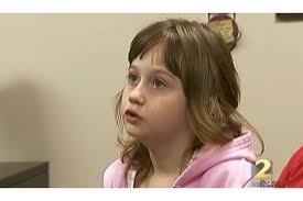 A 7 ans, elle frappe son agresseur et lui échappe