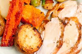 Pechuga de pavo en cama de verduras. Receta De Pechuga De Pavo Al Horno Cocina Y Vino