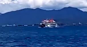 Seleb korea selatan mengenang tragedi tenggelamnya kapal sewol. Warganet Geger Video Kapal Tenggelam Di Banyuwangi Beredar Lagi