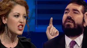 Nagehan alçı, 13 nisan 1977 i̇stanbul doğumlu türk gazetecidir. Rasim Ozan Kutahyali Ve Esi Nagehan Alci