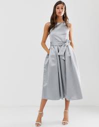 E' caratterizzato da un'ampia gonna a ruota. Vestito Con Gonna A Ruota E Scollo Posteriore A V Closet Grigio Donna