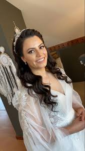 Düğün gibi özel günlerde, her kadın tabii ki tarzına göre hoş bir giyim tercih etmek. Acik Gelin Sac Modelleri Icin 99 Fikir 2021 Gelin Sac Modelleri Gelin Saci Sac Ve Makyaj