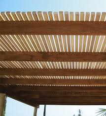 Terrazas, techos y muebles de madera. Techo Sol Y Sombra De Madera Pergola De Madera Cobertura De Madera