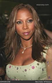 Jill Marie Jones vs Holly Robinson E