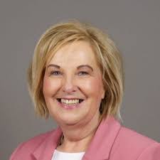 Elise Doherty's Instagram, Twitter & Facebook