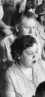 I UNDERSTAND ELVIS FANS ARE UPSET BUT PLEASE NO HATE