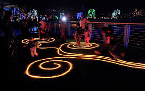 #pestalampu2018putrajaya | 139.5k people have watched this. Children Playing Led Lights 2014 Light And Motion Putrajaya Lampu Festival Foto Astro Awani